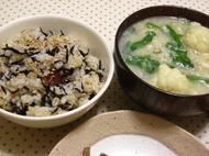 ひじきご飯とひえスープ.JPG