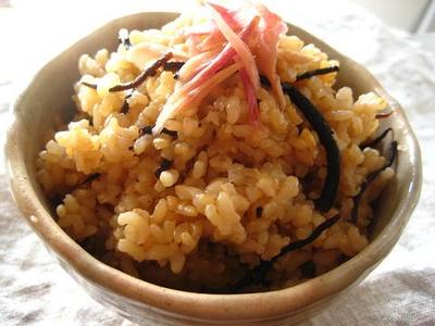 大豆のゆで汁で玄米ご飯.JPG
